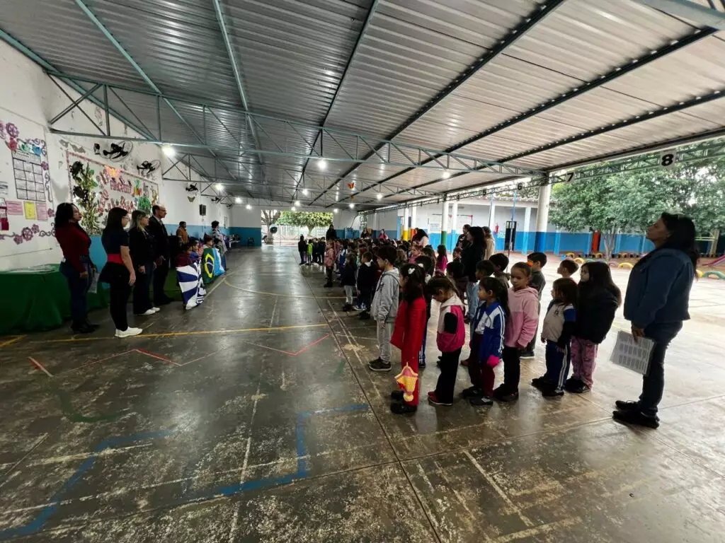 Amambai: Momento cívico reúne estudantes e fortalece valores de cidadania na Escola Rachid Amambai: Momento cívico reúne estudantes e fortalece valores de cidadania na Escola Rachid