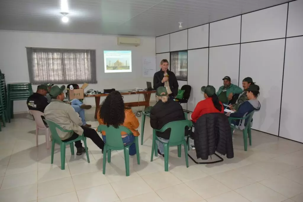 Curso “Floricultura, Jardinagem e Paisagismo” capacita servidores da Secretaria de Meio Ambiente e Turismo de Iguatemi Curso “Floricultura, Jardinagem e Paisagismo” capacita servidores da Secretaria de Meio Ambiente e Turismo de Iguatemi