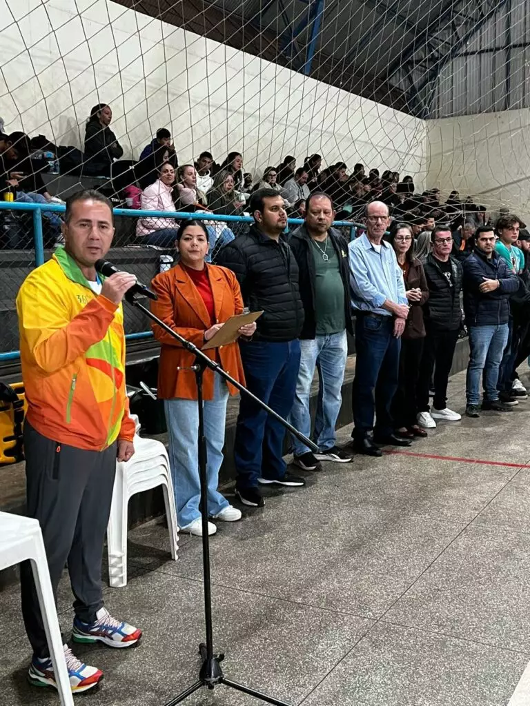 Emoção e gols marcam a abertura da Copa Cidade de Futsal em Amambai Emoção e gols marcam a abertura da Copa Cidade de Futsal em Amambai