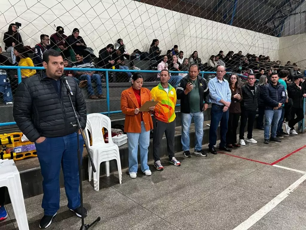 Emoção e gols marcam a abertura da Copa Cidade de Futsal em Amambai Emoção e gols marcam a abertura da Copa Cidade de Futsal em Amambai