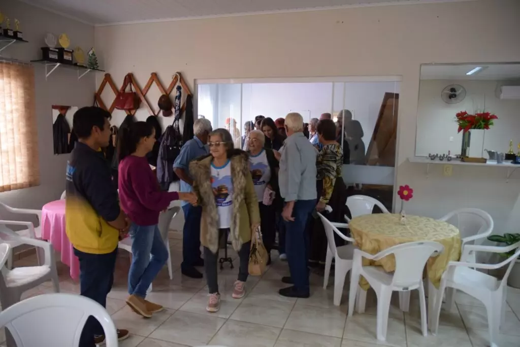 Confraternização reuniu grupos da melhor idade de Iguatemi e de Tacuru no Conviver “Lírios do Vale” Confraternização reuniu grupos da melhor idade de Iguatemi e de Tacuru no Conviver “Lírios do Vale”