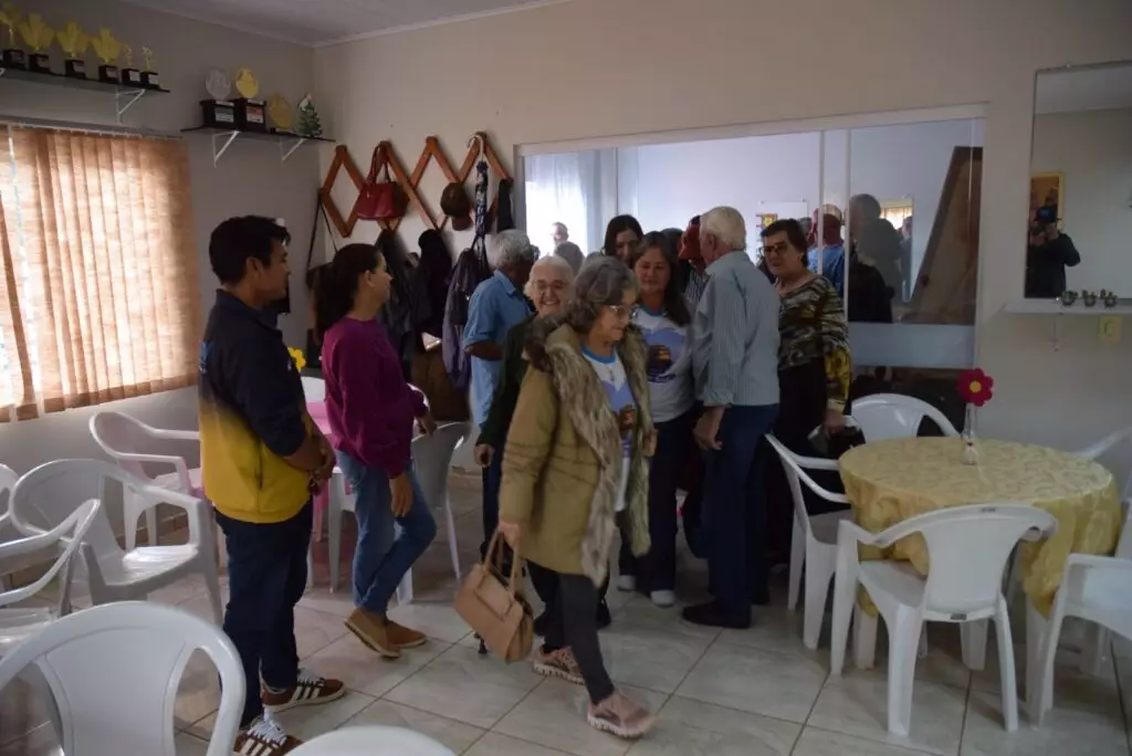 Confraternização reuniu grupos da melhor idade de Iguatemi e de Tacuru no Conviver “Lírios do Vale” Confraternização reuniu grupos da melhor idade de Iguatemi e de Tacuru no Conviver “Lírios do Vale”