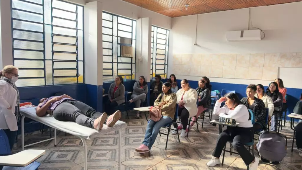 Iguatemi: 20 mulheres cadastradas no CRAS participam de curso de depilação em cera do Senac, do programa MS Qualifica Iguatemi: 20 mulheres cadastradas no CRAS participam de curso de depilação em cera do Senac, do programa MS Qualifica