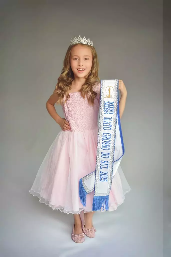 Isadora Ávila, de Iguatemi, é eleita Mini Miss Mato Grosso do Sul 2025 Isadora Ávila, de Iguatemi, é eleita Mini Miss Mato Grosso do Sul 2025