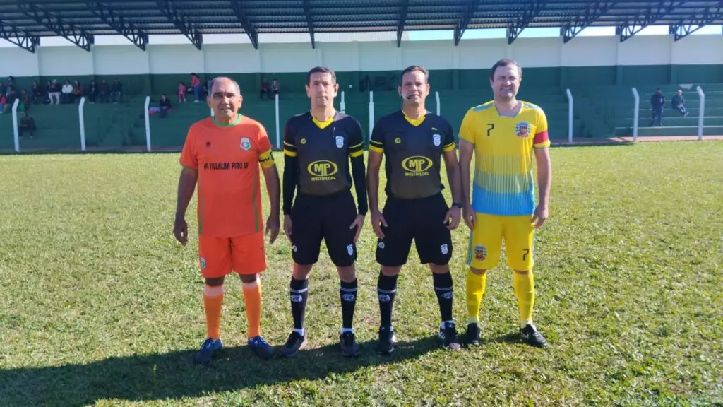Última rodada da primeira fase da Copa Verão de Futebol Suiço teve 20 gols e definiu confrontos das semifinais em Sete Quedas Última rodada da primeira fase da Copa Verão de Futebol Suiço teve 20 gols e definiu confrontos das semifinais em Sete Quedas