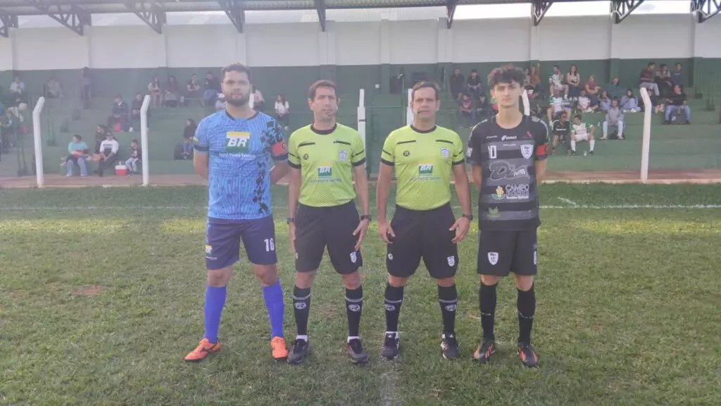 Última rodada da primeira fase da Copa Verão de Futebol Suiço teve 20 gols e definiu confrontos das semifinais em Sete Quedas Última rodada da primeira fase da Copa Verão de Futebol Suiço teve 20 gols e definiu confrontos das semifinais em Sete Quedas