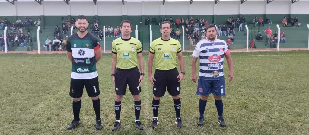 Última rodada da primeira fase da Copa Verão de Futebol Suiço teve 20 gols e definiu confrontos das semifinais em Sete Quedas Última rodada da primeira fase da Copa Verão de Futebol Suiço teve 20 gols e definiu confrontos das semifinais em Sete Quedas