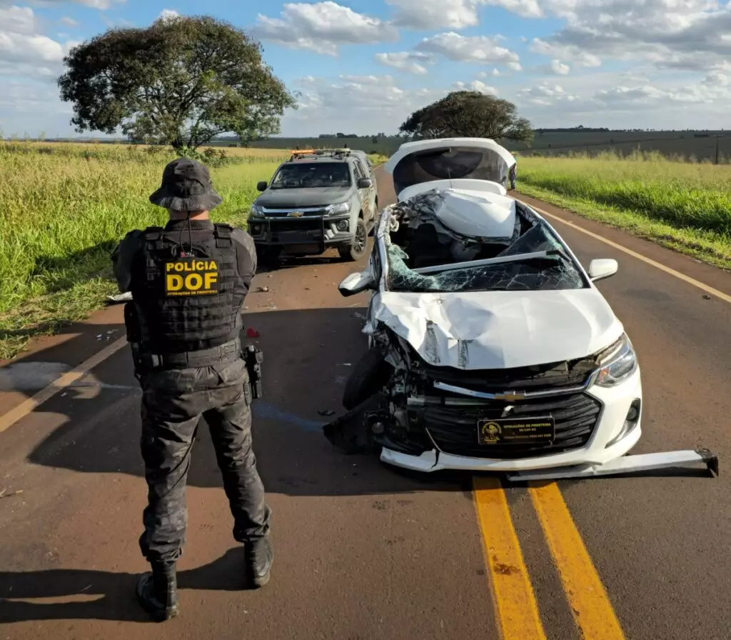 Traficante bate em caminhão durante fuga e é preso pelo DOF com 710 kg de drogas em Caarapó