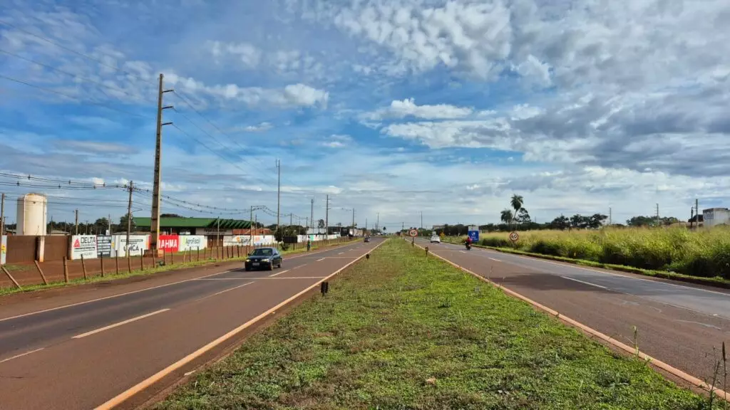 Lia Nogueira solicita iluminação em trechos críticos de rodovias em Dourados Lia Nogueira solicita iluminação em trechos críticos de rodovias em Dourados