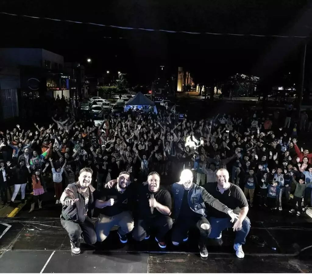 Fé e louvor marcam a 25ª Marcha para Jesus em Amambai Fé e louvor marcam a 25ª Marcha para Jesus em Amambai