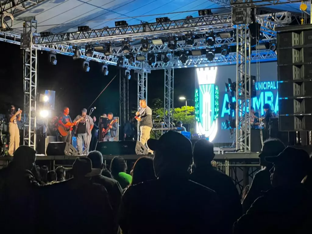Fé e louvor marcam a 25ª Marcha para Jesus em Amambai Fé e louvor marcam a 25ª Marcha para Jesus em Amambai