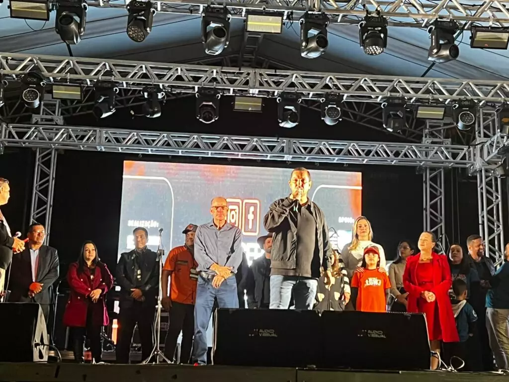Fé e louvor marcam a 25ª Marcha para Jesus em Amambai Fé e louvor marcam a 25ª Marcha para Jesus em Amambai