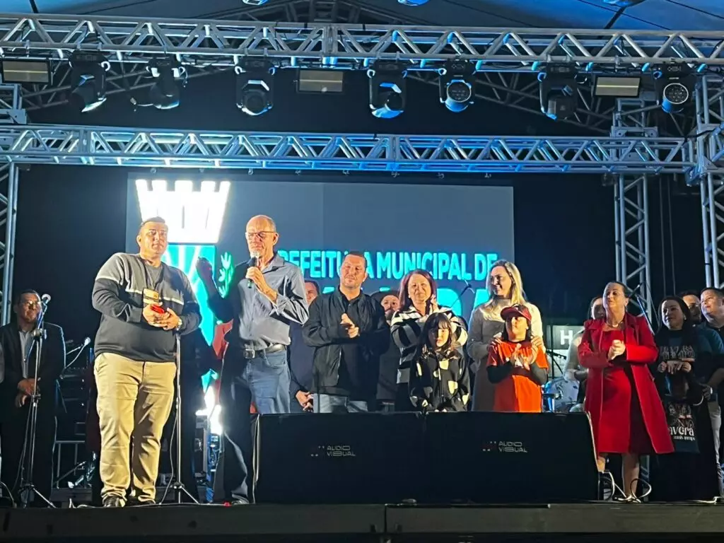 Fé e louvor marcam a 25ª Marcha para Jesus em Amambai Fé e louvor marcam a 25ª Marcha para Jesus em Amambai
