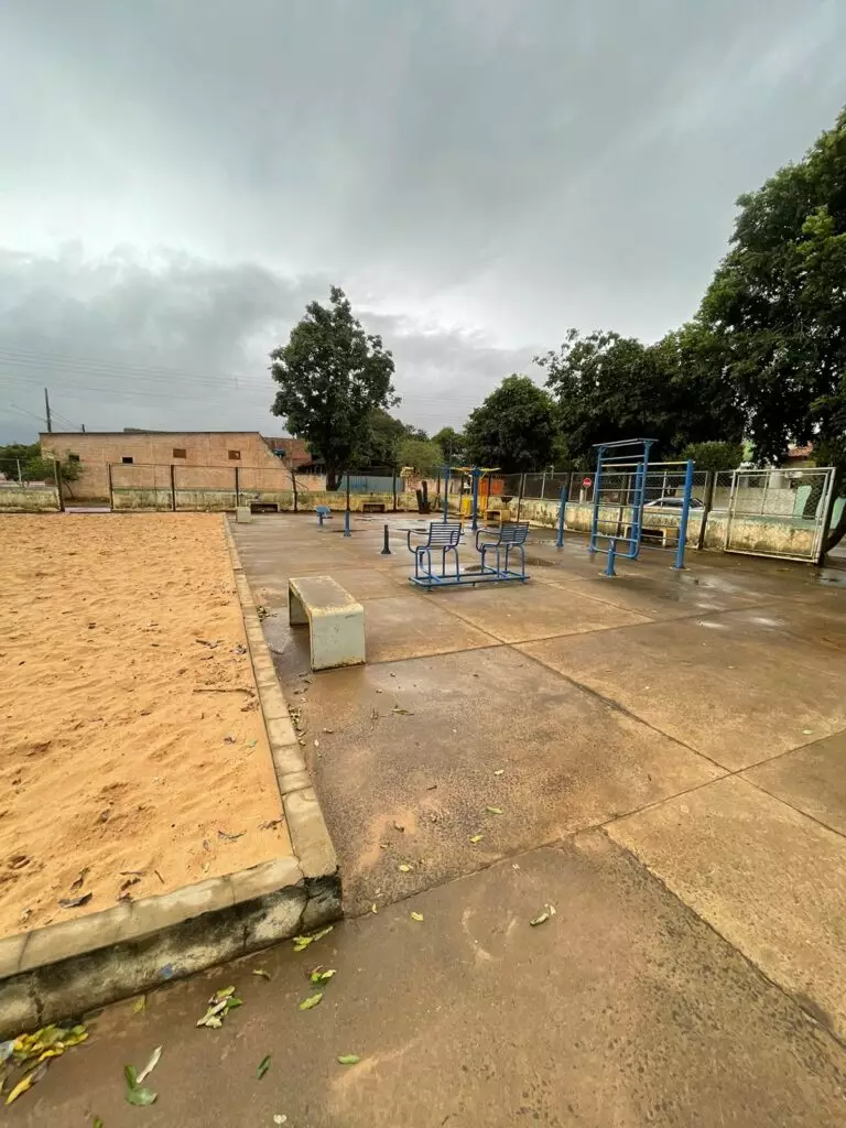 Franscesco Canppele solicita reforma completa da Praça do Campo Dourado em Caarapó Franscesco Canppele solicita reforma completa da Praça do Campo Dourado em Caarapó