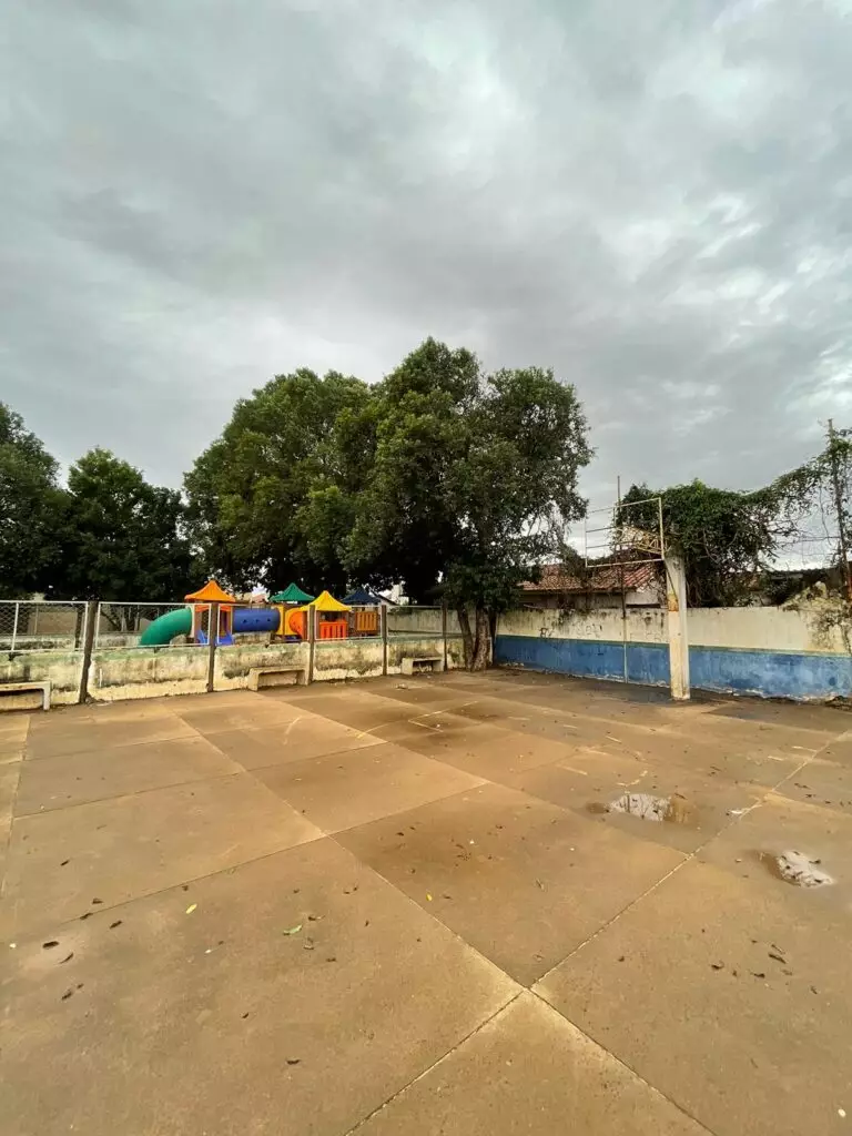 Franscesco Canppele solicita reforma completa da Praça do Campo Dourado em Caarapó Franscesco Canppele solicita reforma completa da Praça do Campo Dourado em Caarapó
