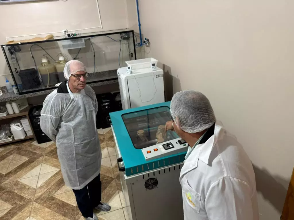 Prefeitura de Amambai realiza visita técnica à COMPOSTEC em Toledo (PR) Prefeitura de Amambai realiza visita técnica à COMPOSTEC em Toledo (PR)
