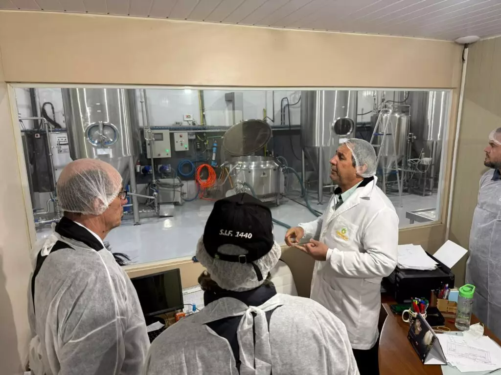 Prefeitura de Amambai realiza visita técnica à COMPOSTEC em Toledo (PR) Prefeitura de Amambai realiza visita técnica à COMPOSTEC em Toledo (PR)