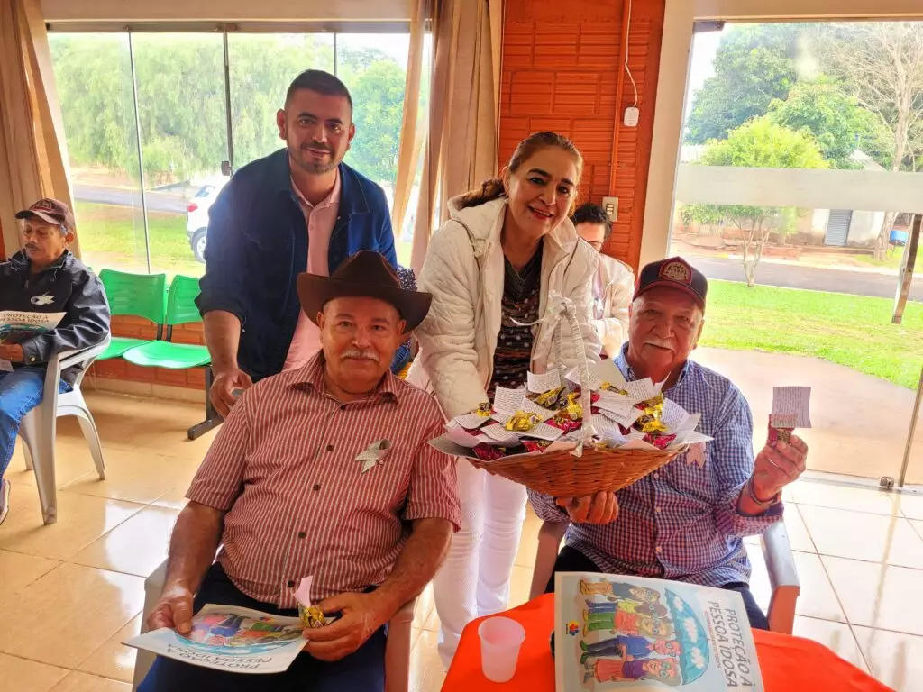 Tacuru promove ação do Junho Prata com foco na segurança dos idosos no trânsito Tacuru promove ação do Junho Prata com foco na segurança dos idosos no trânsito