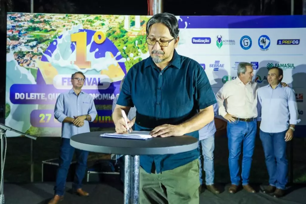Nova associação “Assuleite-MS” contará com dois produtores de leite de Iguatemi no conselho fiscal Nova associação “Assuleite-MS” contará com dois produtores de leite de Iguatemi no conselho fiscal