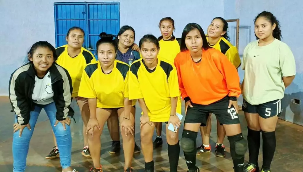 Torneio de futsal feminino e masculino reuniu times da cidade e da região em Amambai Torneio de futsal feminino e masculino reuniu times da cidade e da região em Amambai