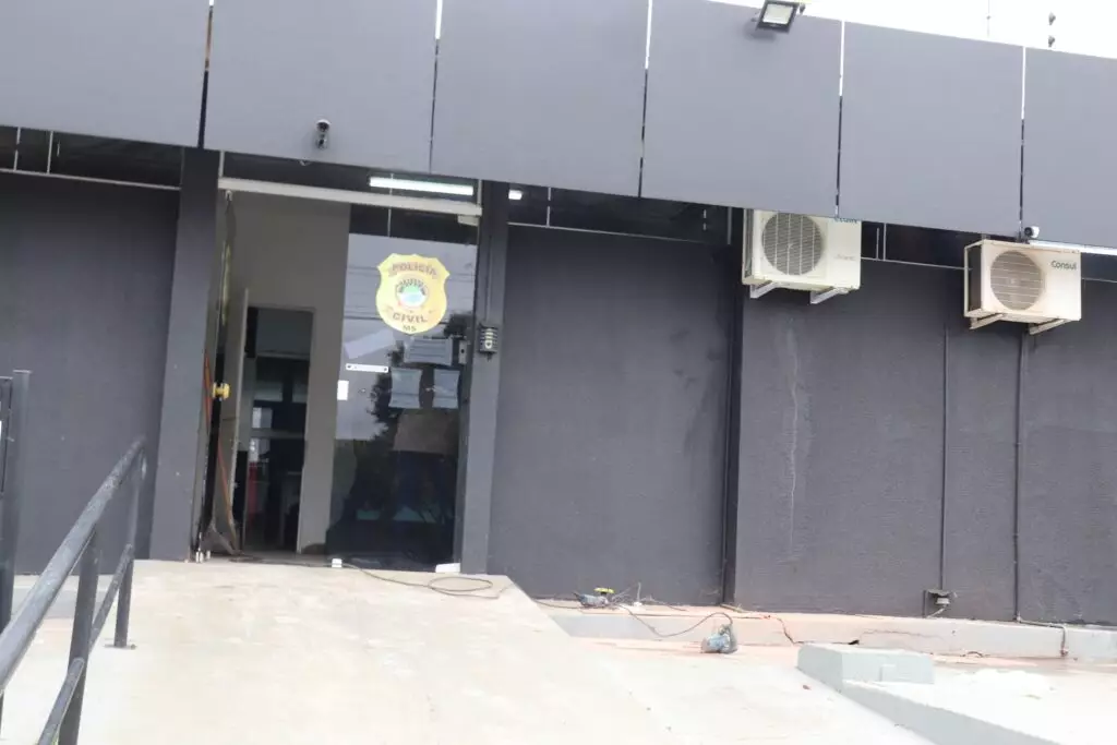 Governo de Mundo Novo realiza reforma da futura Sala Lilás na Polícia Civil