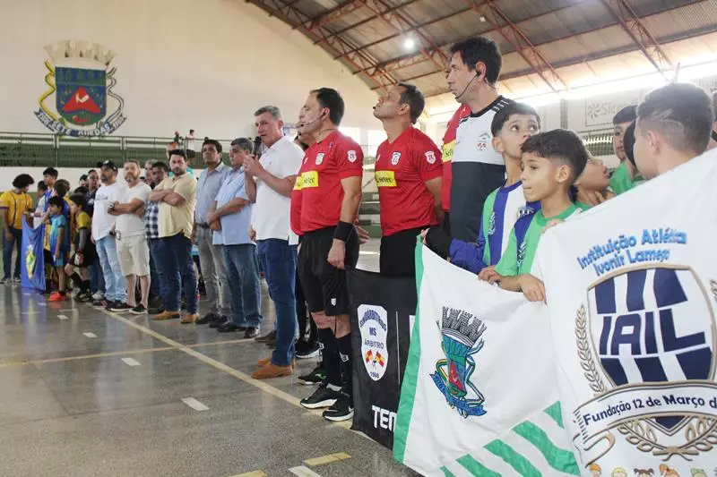 Copa Regional de Futsal de Base em Sete Quedas reúne as famílias e é sucesso total Copa Regional de Futsal de Base em Sete Quedas reúne as famílias e é sucesso total