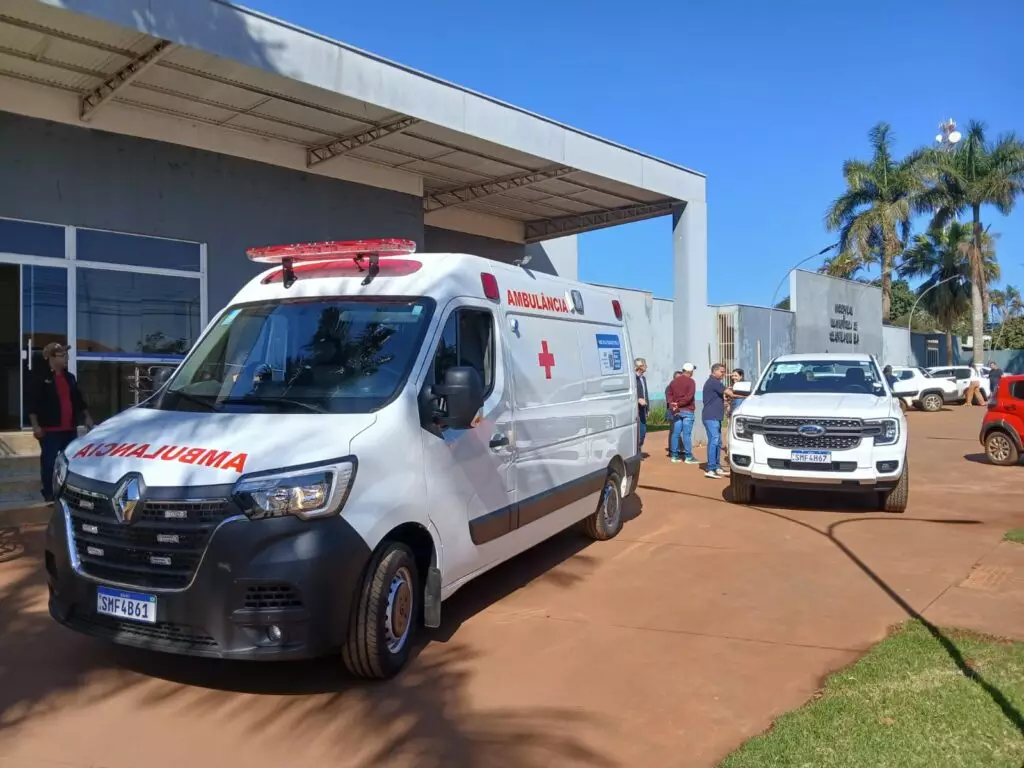 Vereadores da Câmara de Aral Moreira participam da entrega de dois novos veículos para a Saúde Vereadores da Câmara de Aral Moreira participam da entrega de dois novos veículos para a Saúde