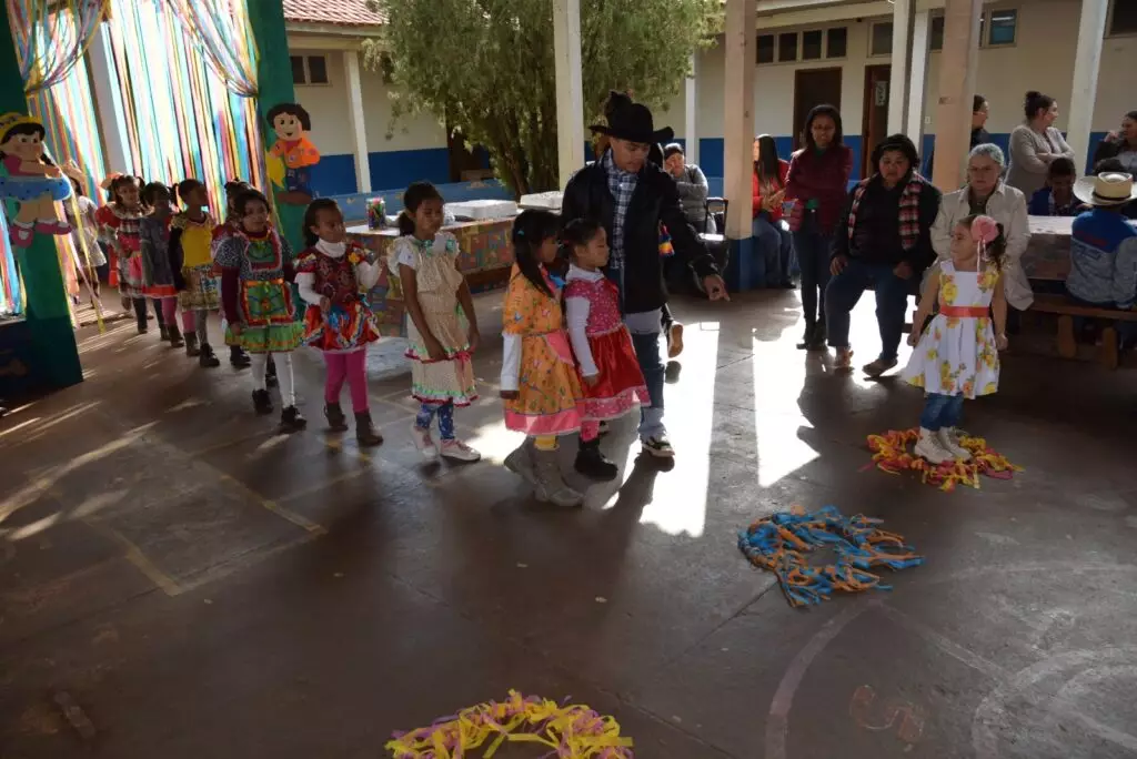 Secretaria de Assistência Social de Iguatemi realizou festa julina para os alunos do programa "Novo Olhar"
