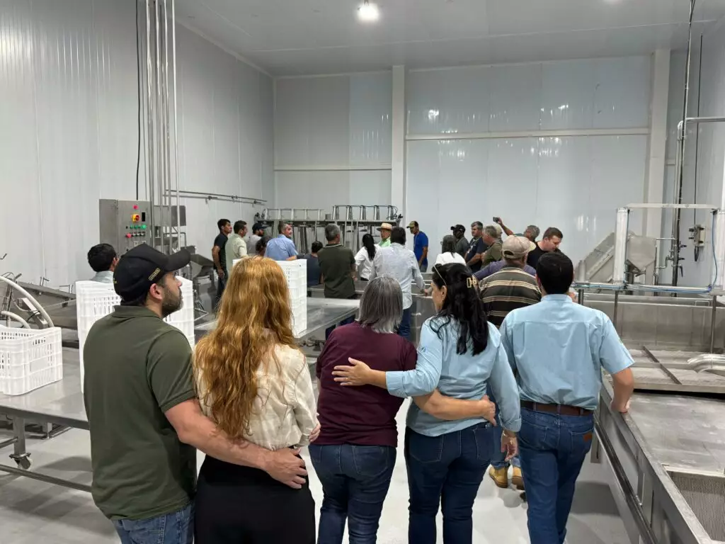 Iguatemi é contemplado com um trator pelo programa PROMAQ Iguatemi é contemplado com um trator pelo programa PROMAQ