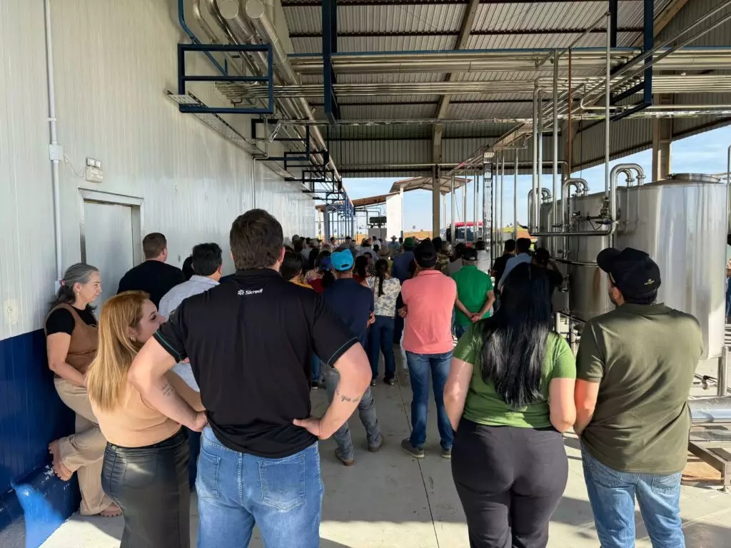 Iguatemi é contemplado com um trator pelo programa PROMAQ Iguatemi é contemplado com um trator pelo programa PROMAQ
