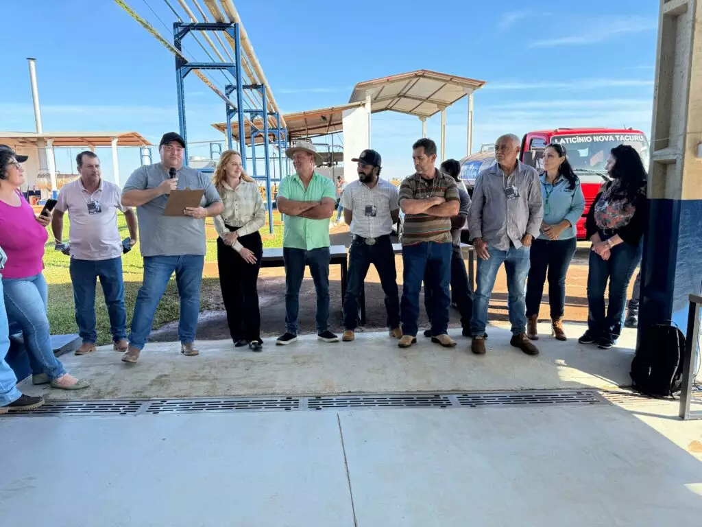 Iguatemi é contemplado com um trator pelo programa PROMAQ Iguatemi é contemplado com um trator pelo programa PROMAQ