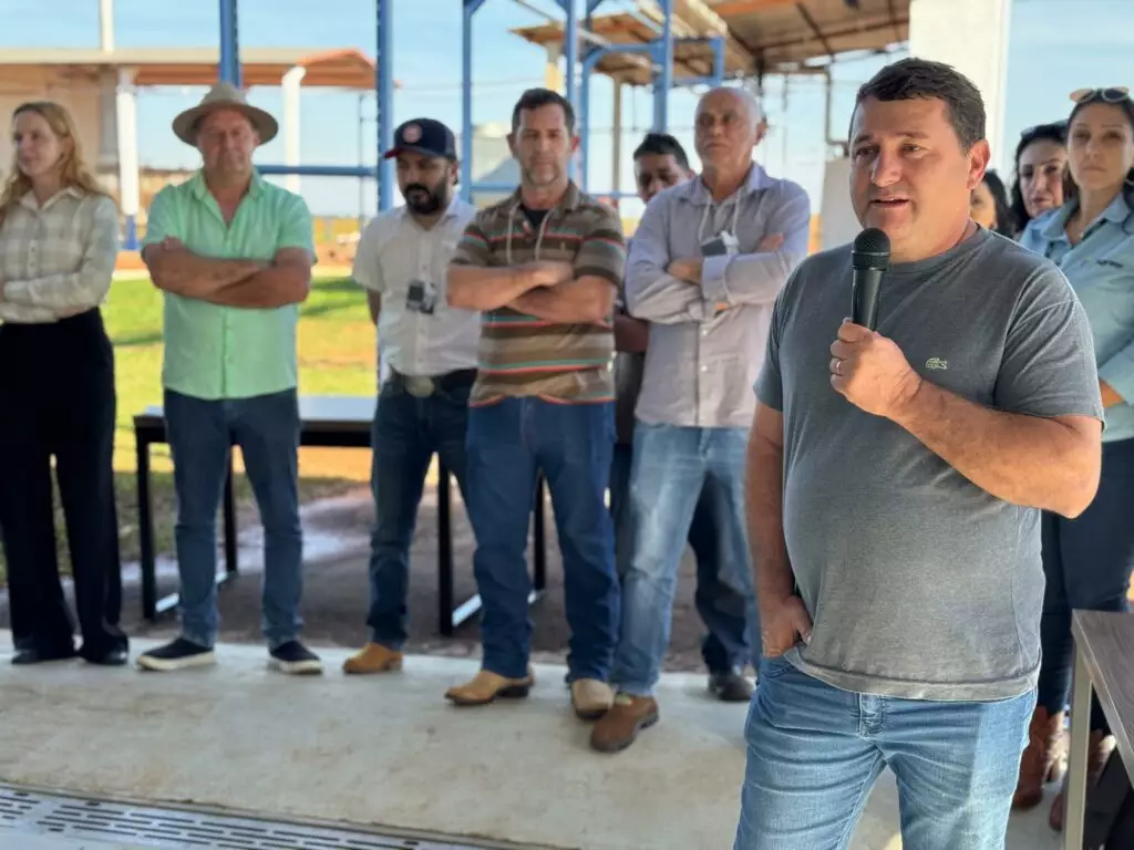 Iguatemi é contemplado com um trator pelo programa PROMAQ Iguatemi é contemplado com um trator pelo programa PROMAQ