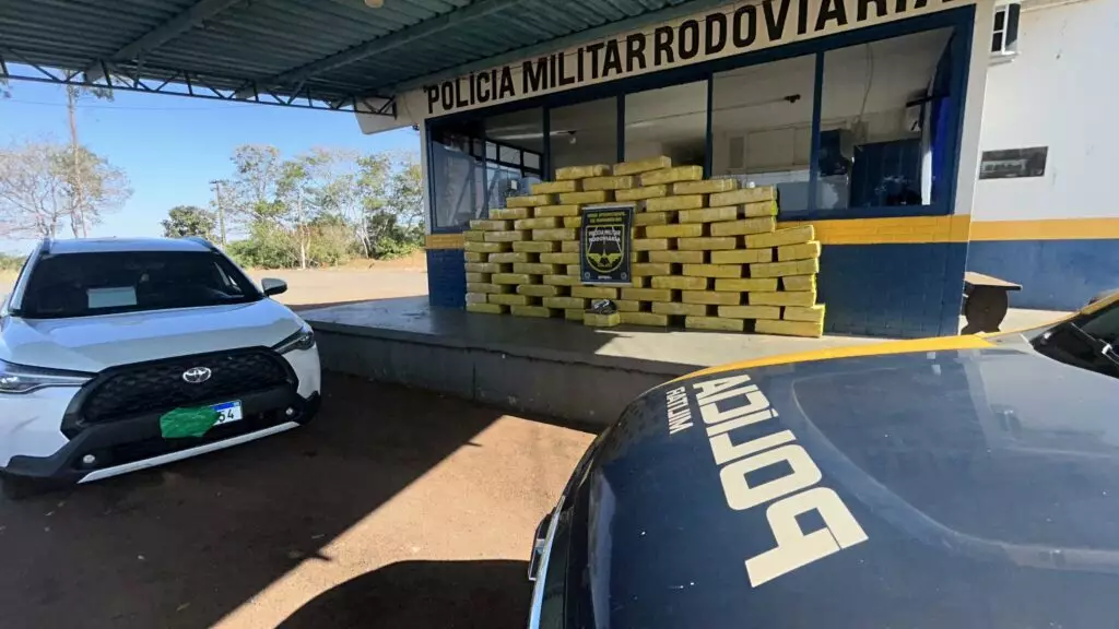 Amambai: BPMRv apreende mais de uma tonelada de maconha, haxixe e arma em veículo roubado na MS-156 Amambai: BPMRv apreende mais de uma tonelada de maconha, haxixe e arma em veículo roubado na MS-156