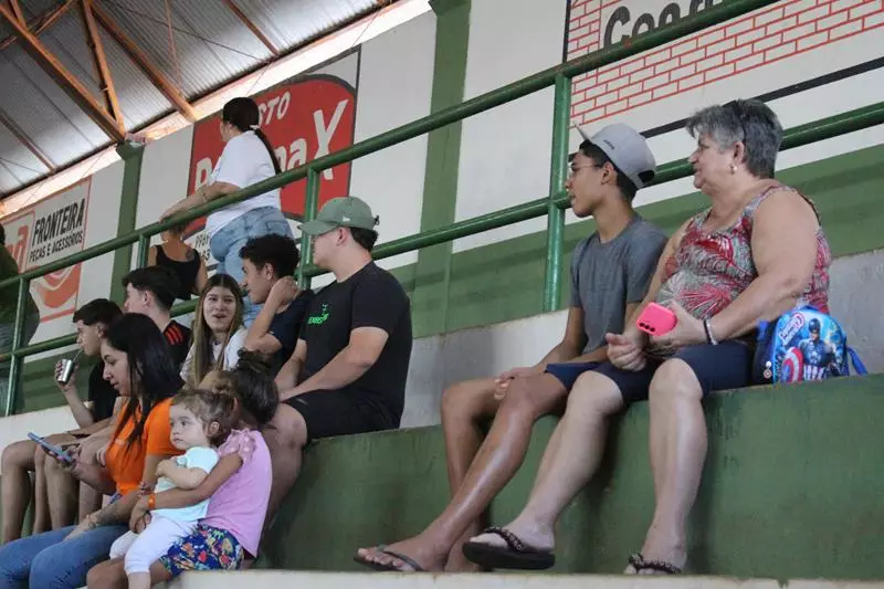 Copa Regional de Futsal de Base em Sete Quedas reúne as famílias e é sucesso total Copa Regional de Futsal de Base em Sete Quedas reúne as famílias e é sucesso total