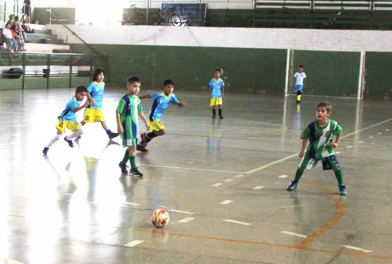Copa Regional de Futsal de Base em Sete Quedas reúne as famílias e é sucesso total Copa Regional de Futsal de Base em Sete Quedas reúne as famílias e é sucesso total