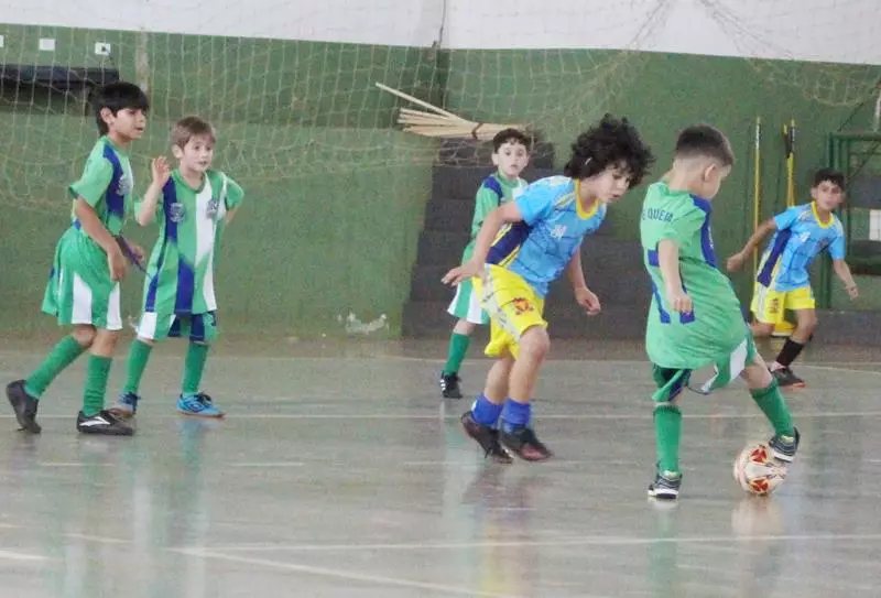 Copa Regional de Futsal de Base em Sete Quedas reúne as famílias e é sucesso total Copa Regional de Futsal de Base em Sete Quedas reúne as famílias e é sucesso total