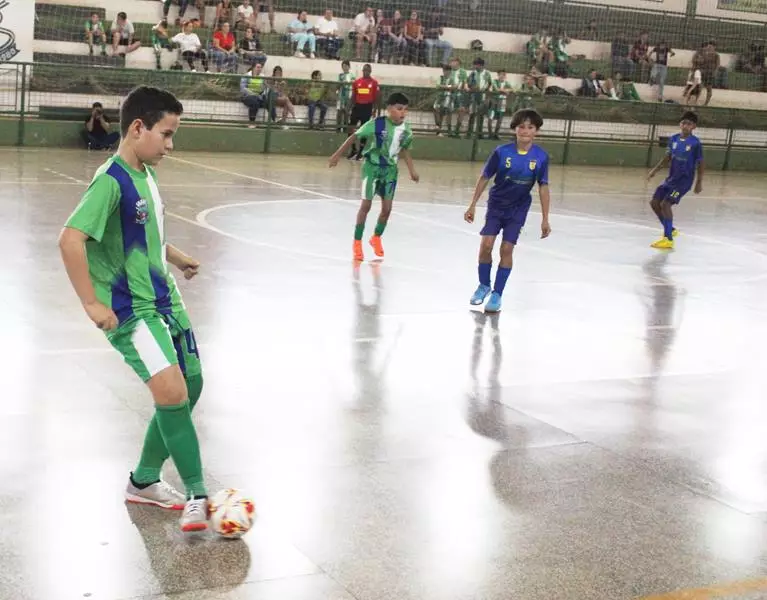 Copa Regional de Futsal de Base em Sete Quedas reúne as famílias e é sucesso total Copa Regional de Futsal de Base em Sete Quedas reúne as famílias e é sucesso total