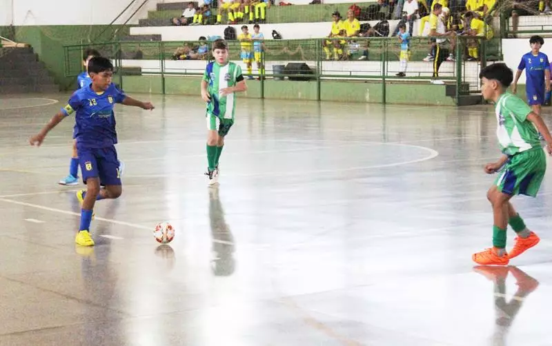 Copa Regional de Futsal de Base em Sete Quedas reúne as famílias e é sucesso total Copa Regional de Futsal de Base em Sete Quedas reúne as famílias e é sucesso total