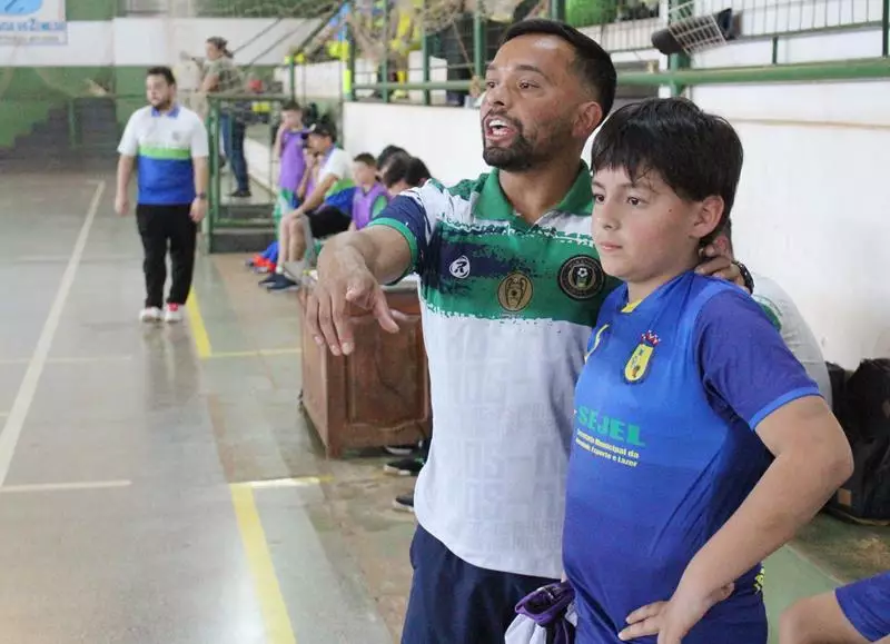 Copa Regional de Futsal de Base em Sete Quedas reúne as famílias e é sucesso total Copa Regional de Futsal de Base em Sete Quedas reúne as famílias e é sucesso total