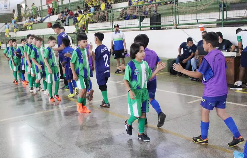 Copa Regional de Futsal de Base em Sete Quedas reúne as famílias e é sucesso total Copa Regional de Futsal de Base em Sete Quedas reúne as famílias e é sucesso total