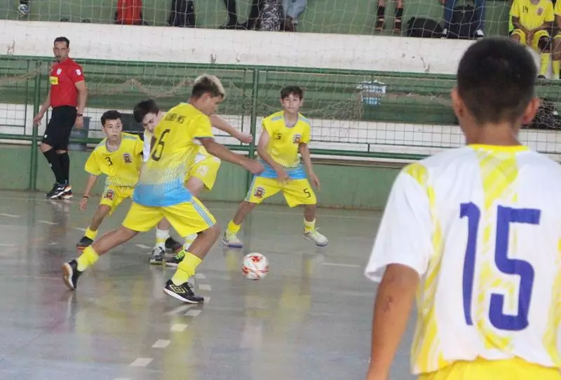 Copa Regional de Futsal de Base em Sete Quedas reúne as famílias e é sucesso total Copa Regional de Futsal de Base em Sete Quedas reúne as famílias e é sucesso total