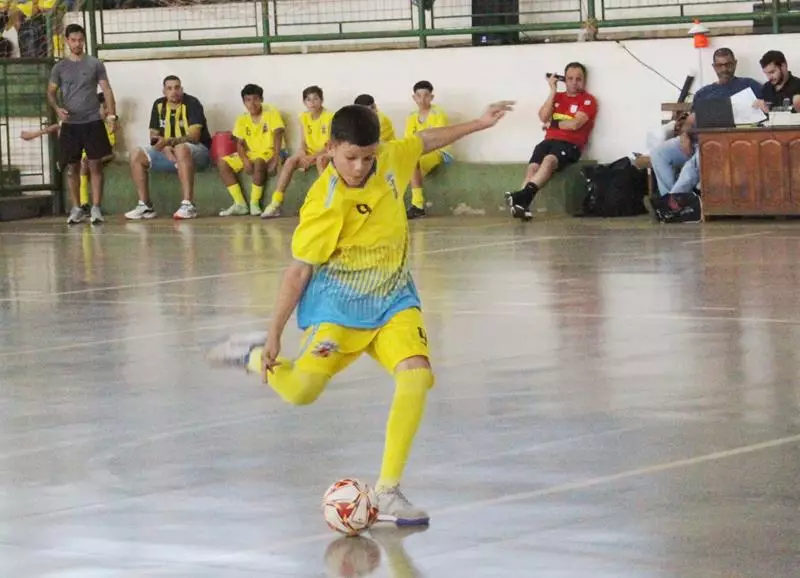 Copa Regional de Futsal de Base em Sete Quedas reúne as famílias e é sucesso total Copa Regional de Futsal de Base em Sete Quedas reúne as famílias e é sucesso total