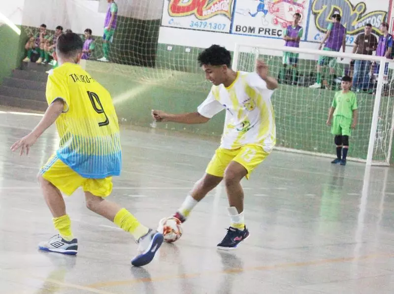 Copa Regional de Futsal de Base em Sete Quedas reúne as famílias e é sucesso total Copa Regional de Futsal de Base em Sete Quedas reúne as famílias e é sucesso total