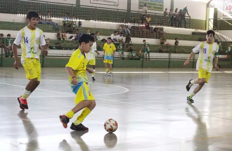 Copa Regional de Futsal de Base em Sete Quedas reúne as famílias e é sucesso total Copa Regional de Futsal de Base em Sete Quedas reúne as famílias e é sucesso total