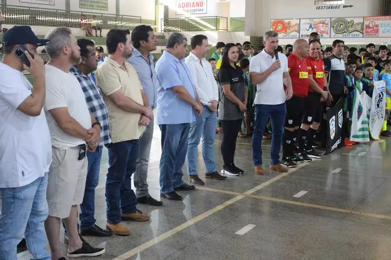 Copa Regional de Futsal de Base em Sete Quedas reúne as famílias e é sucesso total Copa Regional de Futsal de Base em Sete Quedas reúne as famílias e é sucesso total