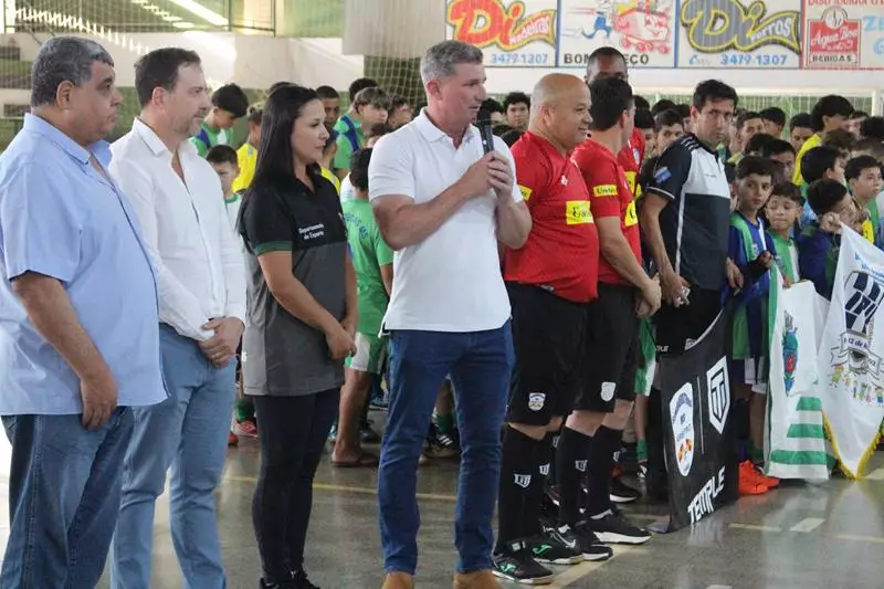 Copa Regional de Futsal de Base em Sete Quedas reúne as famílias e é sucesso total Copa Regional de Futsal de Base em Sete Quedas reúne as famílias e é sucesso total