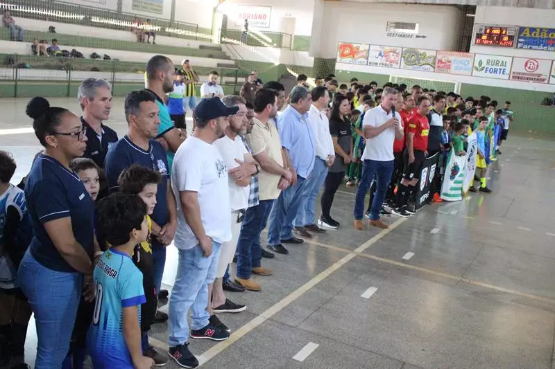 Copa Regional de Futsal de Base em Sete Quedas reúne as famílias e é sucesso total Copa Regional de Futsal de Base em Sete Quedas reúne as famílias e é sucesso total