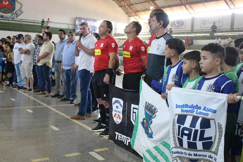 Copa Regional de Futsal de Base em Sete Quedas reúne as famílias e é sucesso total Copa Regional de Futsal de Base em Sete Quedas reúne as famílias e é sucesso total