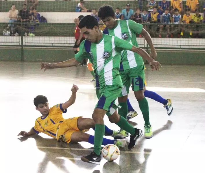 Copa Regional de Futsal de Base em Sete Quedas reúne as famílias e é sucesso total Copa Regional de Futsal de Base em Sete Quedas reúne as famílias e é sucesso total