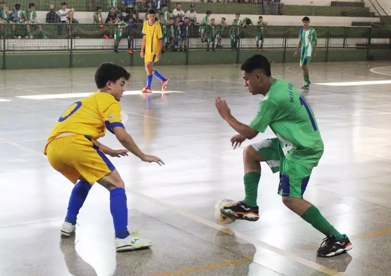 Copa Regional de Futsal de Base em Sete Quedas reúne as famílias e é sucesso total Copa Regional de Futsal de Base em Sete Quedas reúne as famílias e é sucesso total